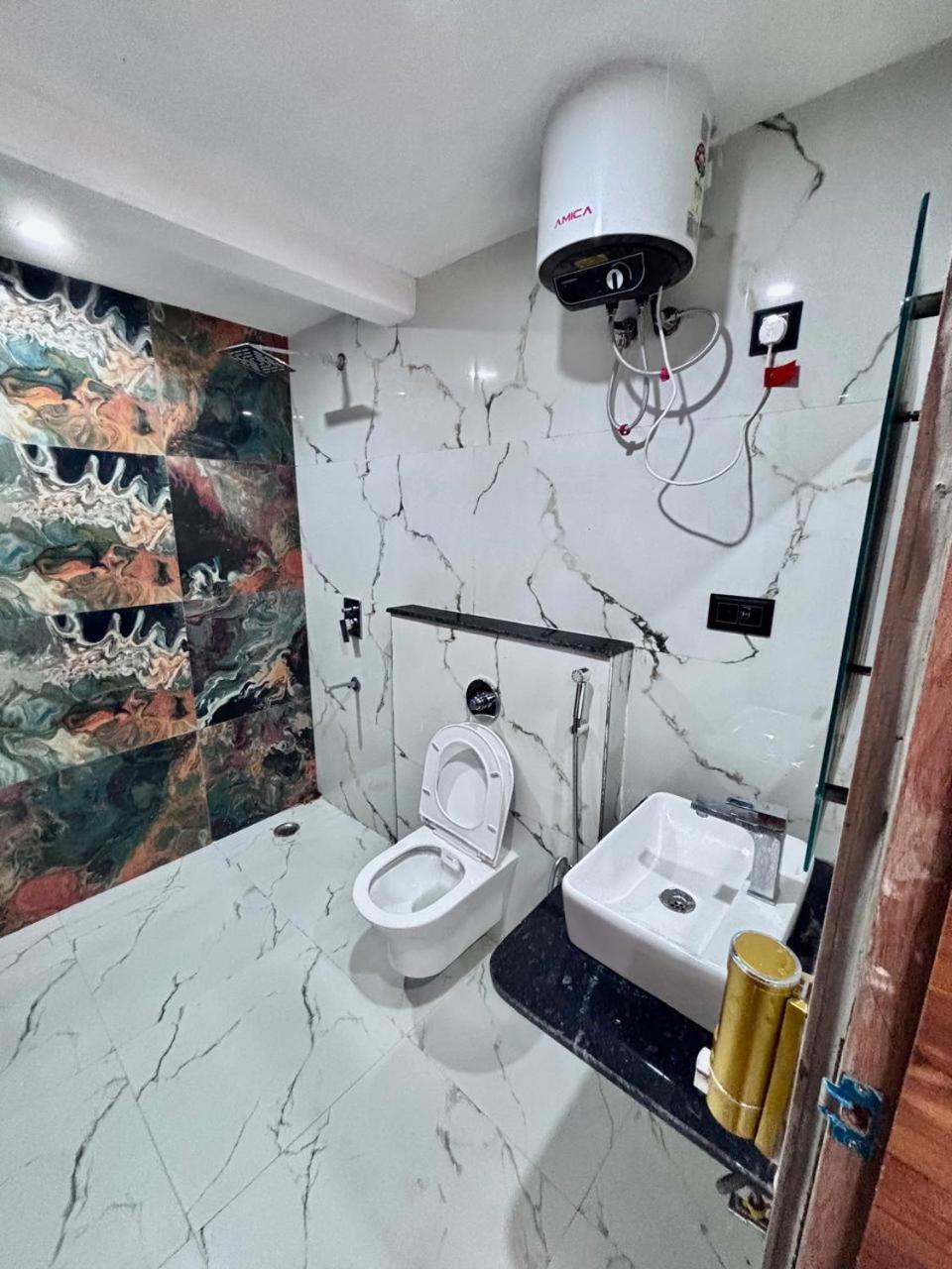Hotel Omkar Palace Ayodhya Eksteriør billede